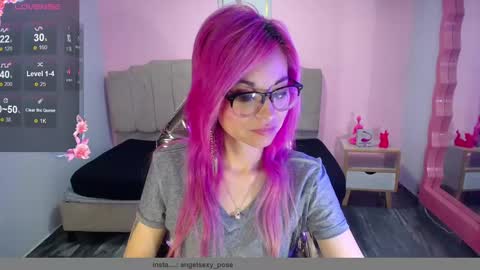 abril_ch_ online show from 10/14/25, 10:49