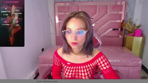 abril_ch_ online show from 04/08/26, 12:27