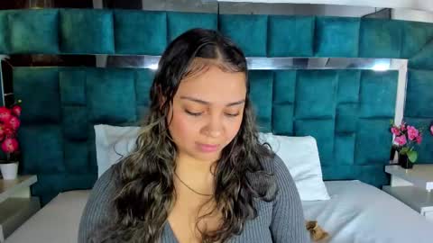 abril_gomez_11 online show from 03/18/26, 06:55