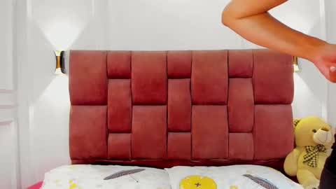 Abril jones online show from 01/07/25, 04:50