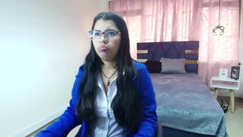 Snapshot of abril_matthews chatting on 02/14/25, 11:42 ABRIL MATTHEWS online show from 02/14/25, 11:42