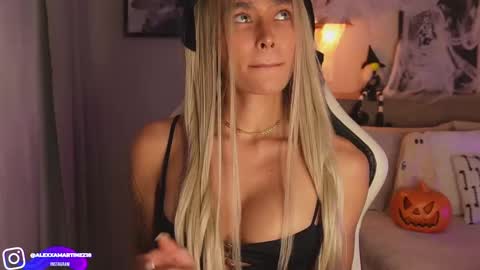 My name is Alexa. Please say hello I like to chat with you. If you have requests please use tip online show from 10/09/25, 01:47
