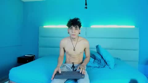 Abril and Julian online show from 02/24/26, 11:41