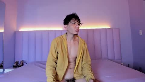 Abril and Julian online show from 05/21/26, 12:12