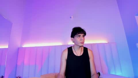 Abril and Julian online show from 05/29/26, 11:52