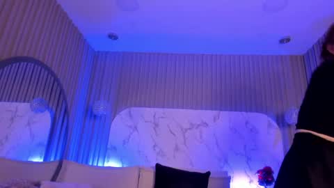 Snapshot of abrilbloom_ chatting on 05/16/26, 10:36 abril online show from 05/16/26, 10:36