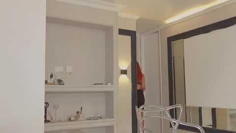 Abril Colls online show from 10/30/25, 01:51