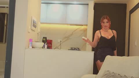 Abril Colls online show from 11/04/25, 06:45