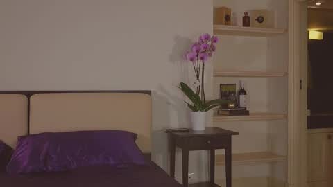 Abril Colls online show from 02/18/26, 07:43