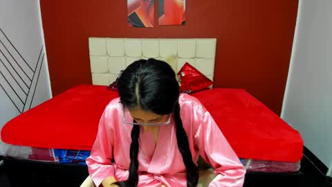 Snapshot of abrillee1 chatting on 12/06/24, 12:45 ABRIL online show from 12/06/24, 12:45