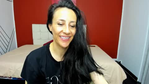 Snapshot of abrillee1 chatting on 12/29/24, 08:00 ABRIL online show from 12/29/24, 08:00