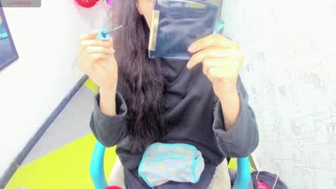 Snapshot of abrillee1 chatting on 03/12/25, 11:42 ABRIL online show from 03/12/25, 11:42