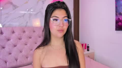 Abril online show from 04/22/26, 11:45