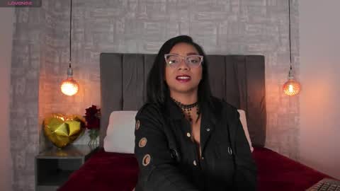 abrilsantana_ online show from 10/17/25, 04:26