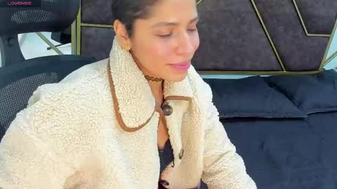 AbrilSonne online show from 01/05/25, 01:45