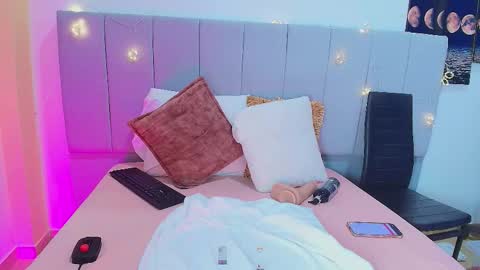 Abril online show from 03/24/26, 12:26