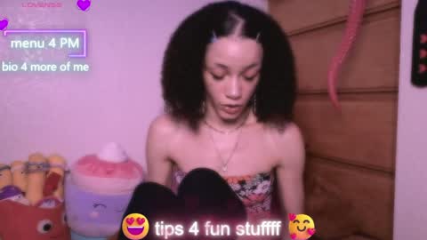 Peach online show from 04/23/26, 03:08