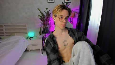 Snapshot of abslut chatting on 05/01/26, 10:09 Nick online show from 05/01/26, 10:09