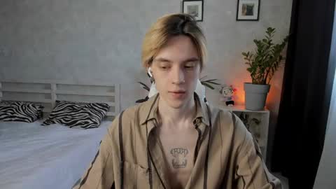 Snapshot of abslut chatting on 06/04/26, 06:52 Nick online show from 06/04/26, 06:52