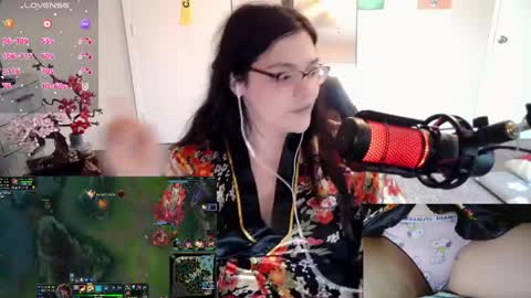 Snapshot of achubbygummy chatting on 04/25/26, 10:18 AChubbyGummy online show from 04/25/26, 10:18
