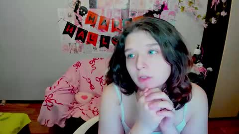 Kate online show from 10/25/25, 01:46