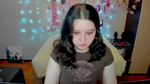 Kate online show from 04/21/26, 12:23