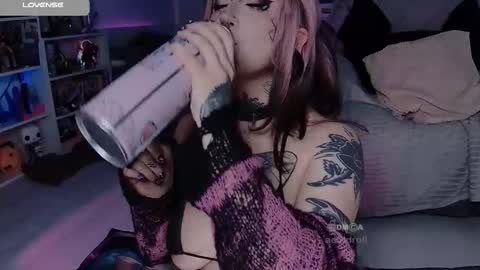 Acid or Iya  vacation November 19 to November 26 online show from 10/12/25, 08:41