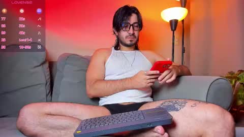 Snapshot of ackerman_eren_ chatting on 10/09/25, 10:35 R. online show from 10/09/25, 10:35