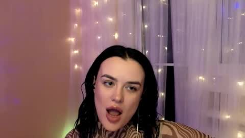 my inst   love inside 17 online show from 12/02/24, 12:19