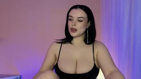 my inst   love inside 17 online show from 02/20/25, 05:18