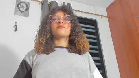 Snapshot of ada_gales_ chatting on 12/05/25, 05:16 Isa online show from 12/05/25, 05:16