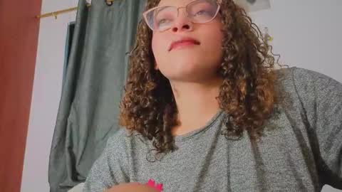 Snapshot of ada_gales_ chatting on 02/01/26, 05:39 Isa online show from 02/01/26, 05:39