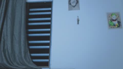 Snapshot of ada_gales_ chatting on 02/15/26, 04:09 Isa online show from 02/15/26, 04:09