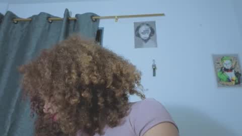 Snapshot of ada_gales_ chatting on 02/17/26, 02:41 Isa online show from 02/17/26, 02:41