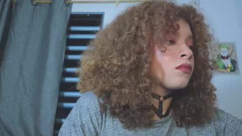 Snapshot of ada_gales_ chatting on 02/22/26, 02:02 Isa online show from 02/22/26, 02:02