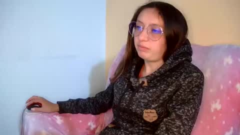 Snapshot of ada_naugthy1 chatting on 02/26/25, 02:37 Ada naugthy28 online show from 02/26/25, 02:37