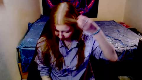 Snapshot of adagretta chatting on 12/18/25, 12:22 adagretta online show from 12/18/25, 12:22