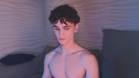 Snapshot of adam_21cm chatting on 12/14/24, 04:09 Adam online show from 12/14/24, 04:09