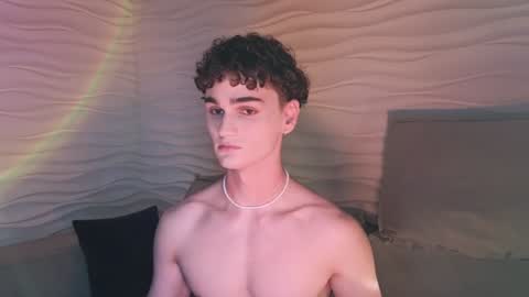 Snapshot of adam_21cm chatting on 12/19/24, 04:57 Adam online show from 12/19/24, 04:57