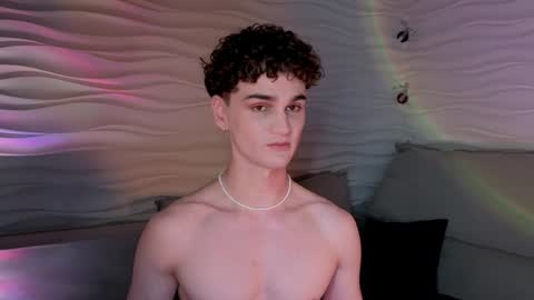 Snapshot of adam_21cm chatting on 12/24/24, 04:40 Adam online show from 12/24/24, 04:40