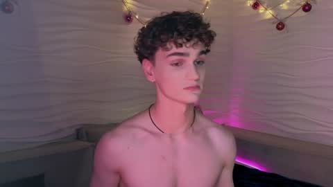 Snapshot of adam_21cm chatting on 01/03/25, 10:19 Adam online show from 01/03/25, 10:19