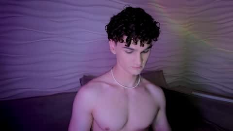 Snapshot of adam_21cm chatting on 01/17/25, 04:36 Adam online show from 01/17/25, 04:36