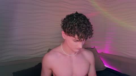 Snapshot of adam_21cm chatting on 01/19/25, 04:57 Adam online show from 01/19/25, 04:57