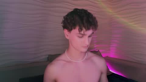 Snapshot of adam_21cm chatting on 01/19/25, 07:58 Adam online show from 01/19/25, 07:58