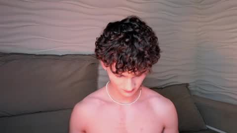 Snapshot of adam_21cm chatting on 01/26/25, 10:46 Adam online show from 01/26/25, 10:46