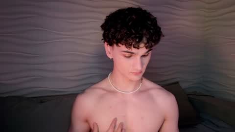 Snapshot of adam_21cm chatting on 02/02/25, 04:43 Adam online show from 02/02/25, 04:43