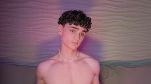 Snapshot of adam_21cm chatting on 09/17/25, 03:24 Adam online show from 09/17/25, 03:24