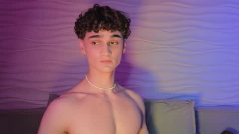 Snapshot of adam_21cm chatting on 10/05/25, 05:22 Adam online show from 10/05/25, 05:22