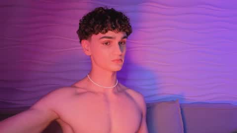 Snapshot of adam_21cm chatting on 10/07/25, 06:27 Adam online show from 10/07/25, 06:27