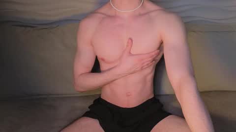 Snapshot of adam_21cm chatting on 11/07/25, 04:18 Adam online show from 11/07/25, 04:18